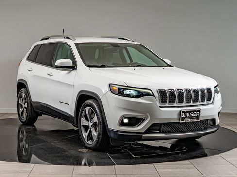 Used 2019 Jeep Cherokee Limited FWD image 3