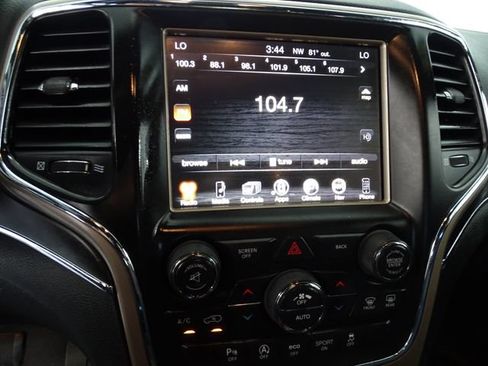 Used 2017 Jeep Grand Cherokee Limited AWD/4WD image 15