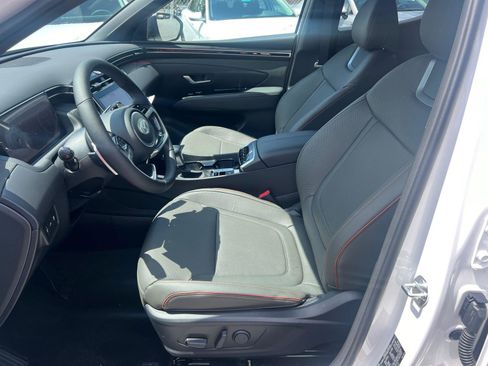 Certified 2024 Hyundai Santa Cruz Limited image 9