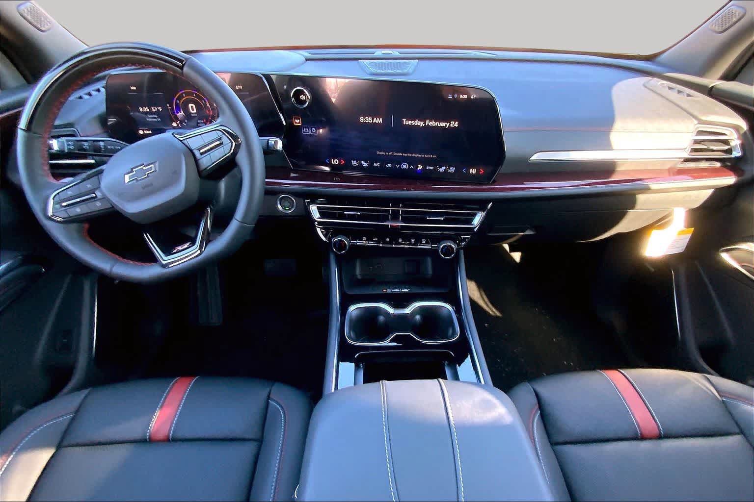 New 2026 Chevrolet Traverse RS w/ LPO, Floor Liner Package FWD image 6