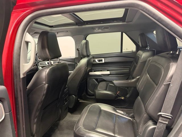 Used 2023 Ford Explorer XLT w/ Equipment Group 202A AWD/4WD image 20