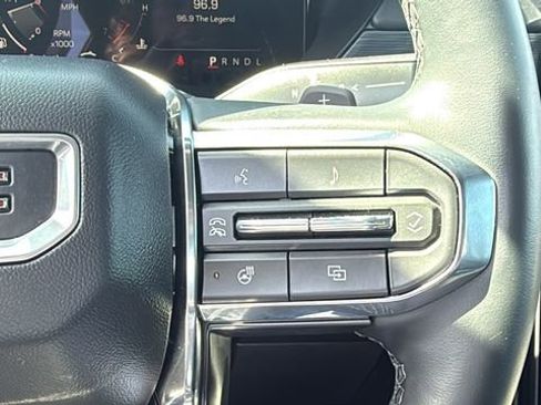 Used 2025 GMC Acadia Elevation image 18