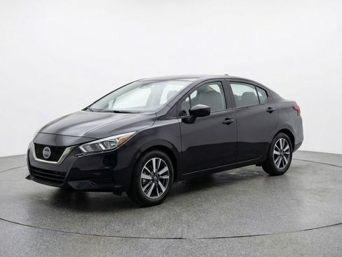 Used 2025 Nissan Versa SV FWD image 3