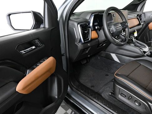 New 2025 GMC Canyon AT4 w/ Nightfall Edition image 7