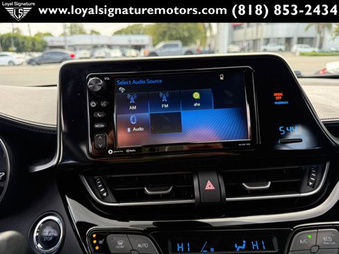 Used 2018 Toyota C-HR XLE FWD image 24