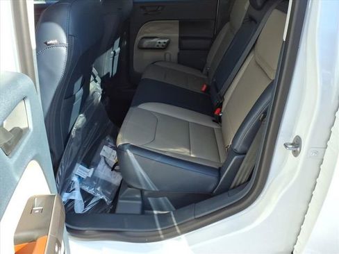 New 2025 Ford Maverick Lariat w/ 4K Tow Package image 18