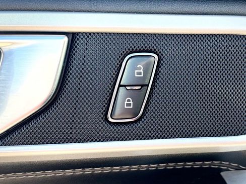 Certified 2021 Ford Explorer XLT w/ Equipment Group 202A image 34