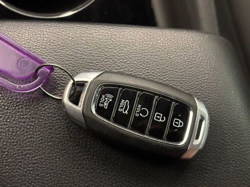 Used 2023 Hyundai Elantra Limited image 45