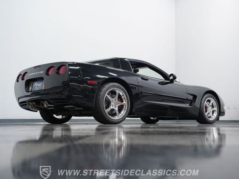 Used 2001 Chevrolet Corvette Coupe w/ Preferred Equipment Group2 RWD image 26