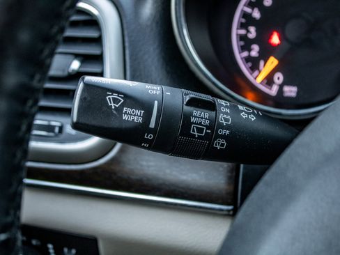 Used 2014 Jeep Grand Cherokee Limited image 25