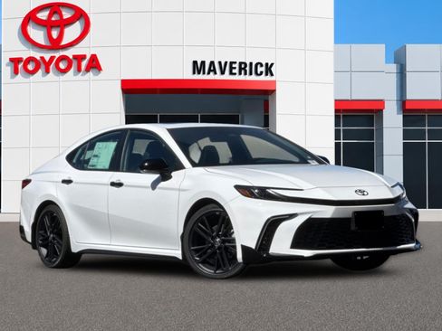 New 2026 Toyota Camry Hybrid FWD image 7