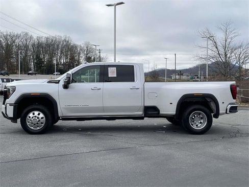 Used 2024 GMC Sierra 3500 Denali Ultimate image 2
