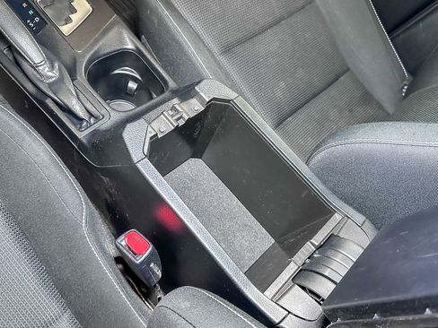 Used 2017 Toyota RAV4 XLE image 28