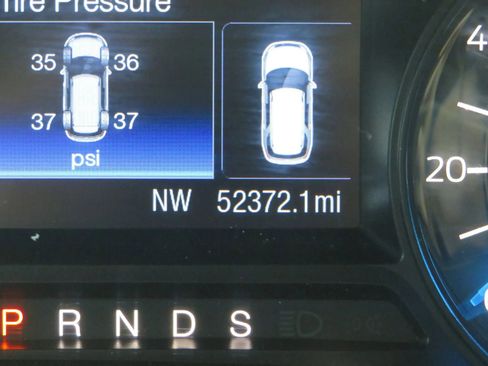 Used 2018 Ford Explorer XLT AWD/4WD image 15