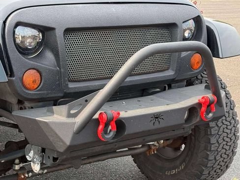 Used 2010 Jeep Wrangler Unlimited Sahara w/ Dual Top Group AWD/4WD image 9