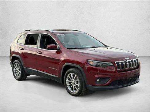 Used 2019 Jeep Cherokee Latitude Plus w/ Comfort/Convenience Group FWD image 3