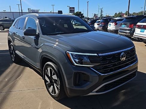 New 2026 Volkswagen Atlas Cross Sport SEL AWD/4WD image 3