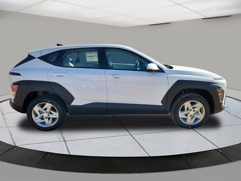 Used 2026 Hyundai Kona SE AWD/4WD image 6