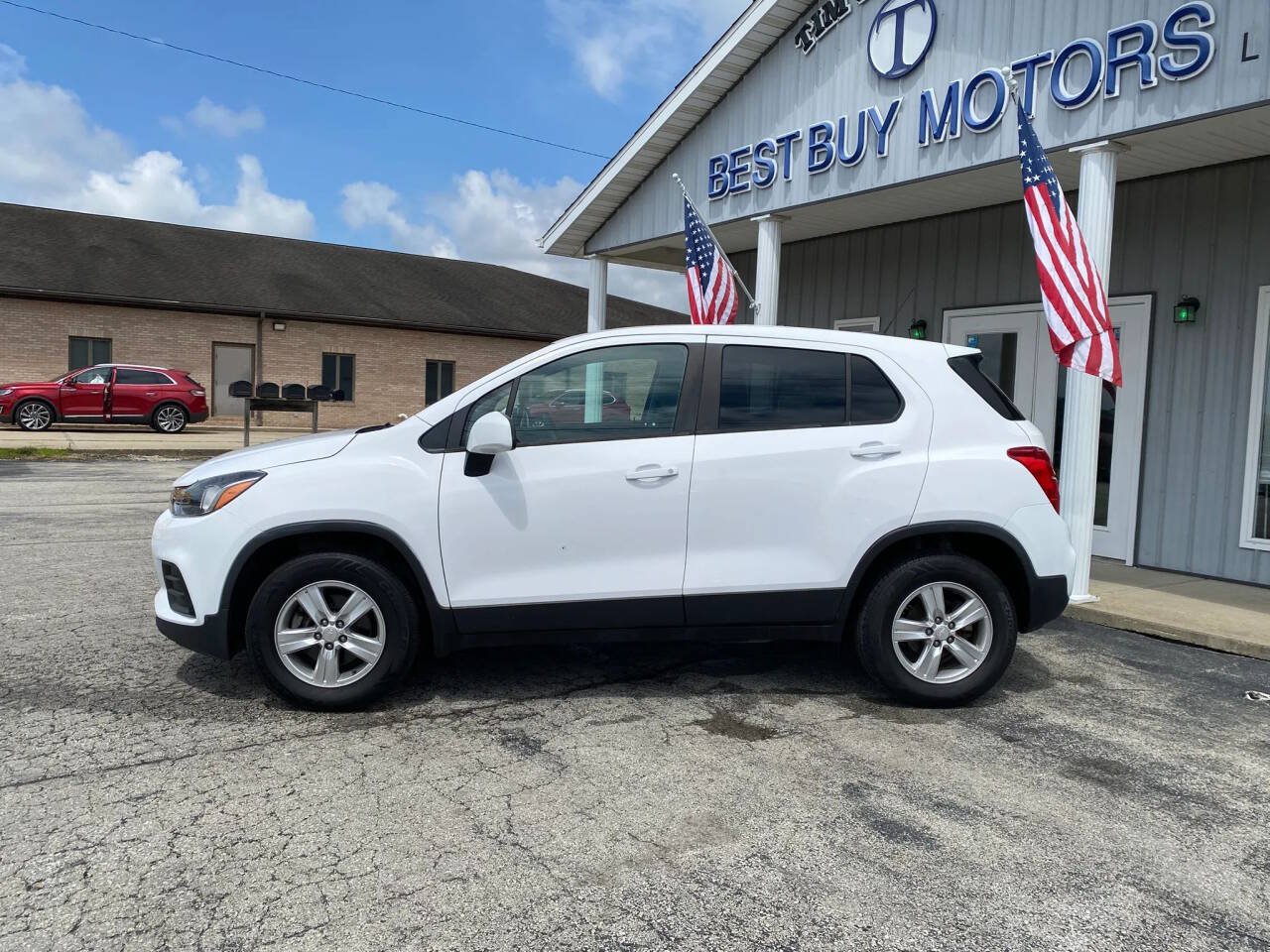 Used 2020 Chevrolet Trax LS w/ Tint and Cruise Package AWD/4WD image 2