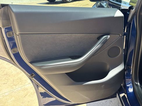 Used 2020 Tesla Model Y Long Range AWD/4WD image 16
