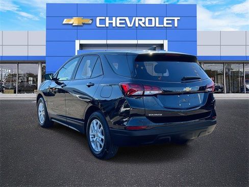 Certified 2024 Chevrolet Equinox LS w/ LS Convenience Package image 11