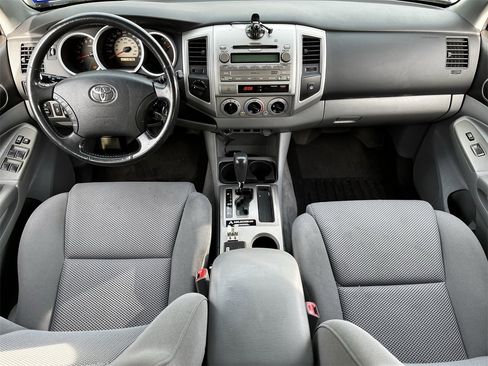 Used 2011 Toyota Tacoma 4x4 Double Cab image 8