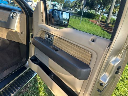 Used 2011 Ford F150 Lariat w/ Lariat Chrome Pkg image 21