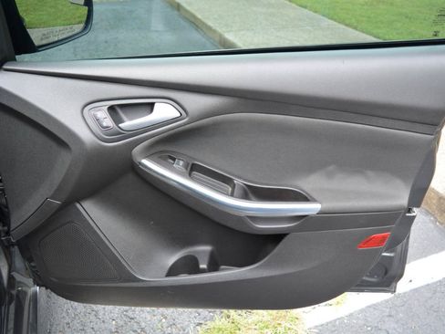 Used 2017 Ford Focus ST FWD image 16