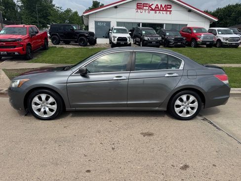 Used 2009 Honda Accord EX image 2