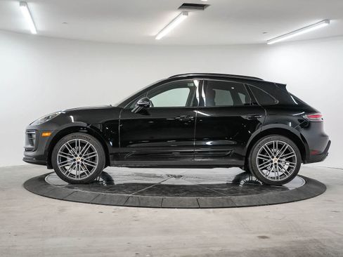 Certified 2026 Porsche Macan AWD/4WD image 2