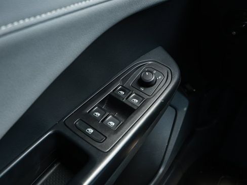 Used 2024 Volkswagen Taos SE FWD image 19