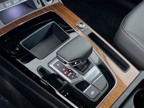 Used 2024 Audi Q5 2.0T Premium image 17