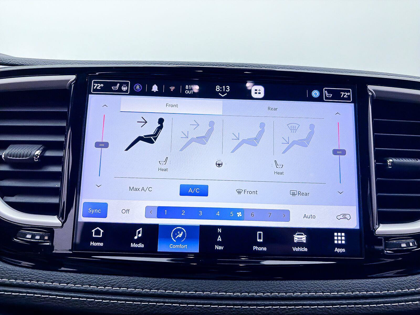Used 2023 Chrysler Pacifica Touring-L w/ Uconnect Theater Family Group FWD image 24