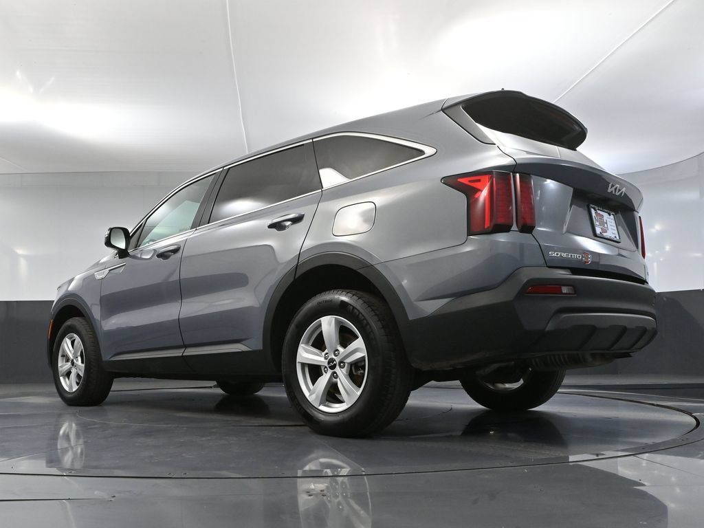 Used 2023 Kia Sorento LX AWD/4WD image 45