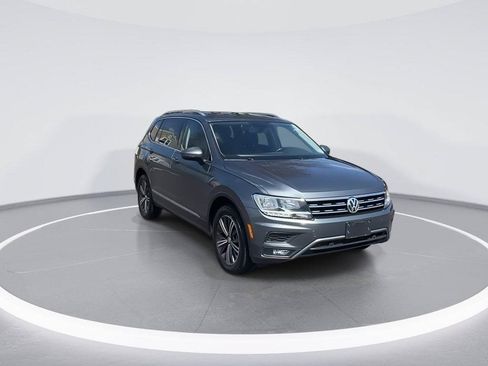 Used 2019 Volkswagen Tiguan SEL AWD/4WD image 2