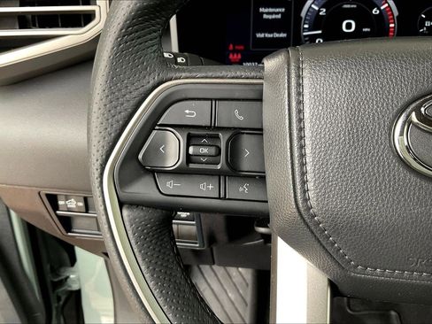 Used 2025 Toyota Tundra Limited AWD/4WD image 12