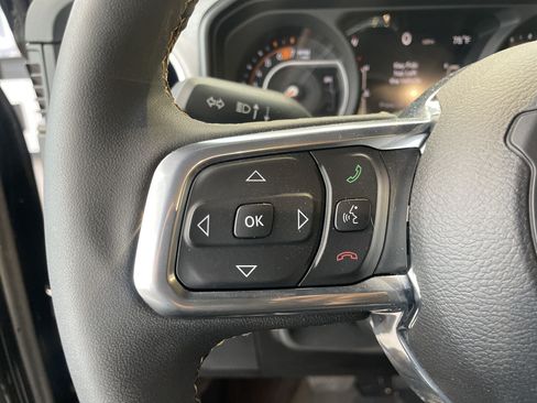 Used 2024 Jeep Wrangler Unlimited Sahara w/ Technology Group AWD/4WD image 19