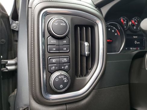Used 2022 Chevrolet Silverado 1500 LT Trail Boss w/ Bed Protection Package AWD/4WD image 19