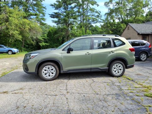 Used 2020 Subaru Forester w/ Alloy Wheel Package AWD/4WD image 2