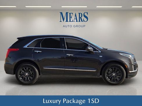 Used 2018 Cadillac XT5 Luxury w/ Driver Awareness Package image 7