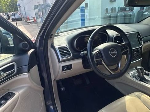 Used 2020 Jeep Grand Cherokee Limited w/ Premium Lighting Group AWD/4WD image 7