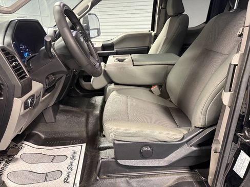 Used 2018 Ford F250 XL w/ Power Equipment Group AWD/4WD image 10