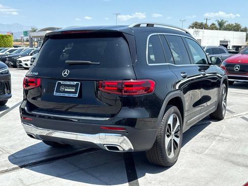Used 2025 Mercedes-Benz GLB 250 image 9