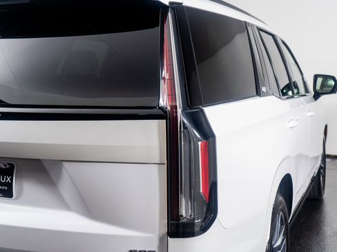 Used 2023 Cadillac Escalade Sport Platinum image 13