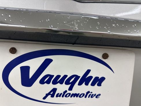 Used 2011 Chrysler 200 Limited image 16