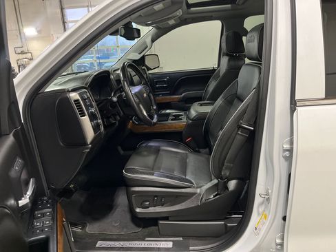 Used 2018 Chevrolet Silverado 1500 High Country image 29