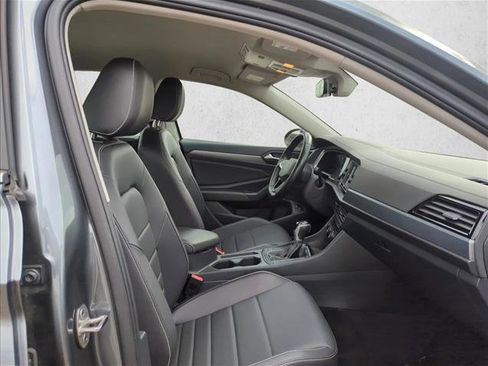 Used 2024 Volkswagen Jetta SE image 19