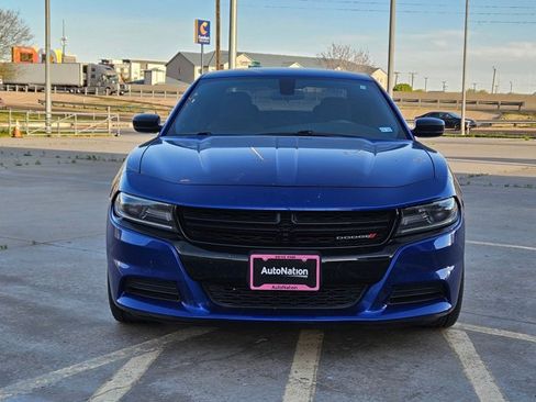 Used 2018 Dodge Charger SXT w/ Blacktop Package image 2