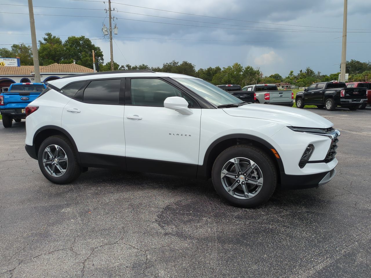 New 2025 Chevrolet Blazer LT w/ Convenience Package FWD image 2
