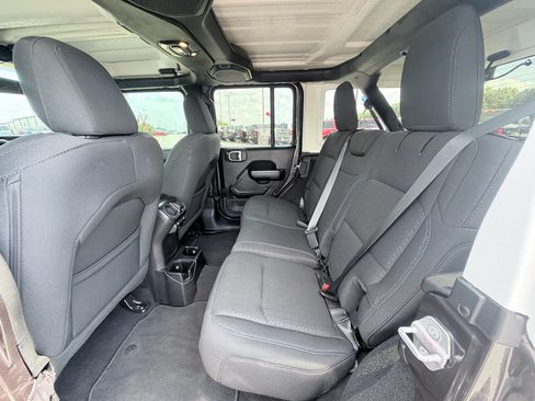 Used 2021 Jeep Wrangler Unlimited Sport AWD/4WD image 25